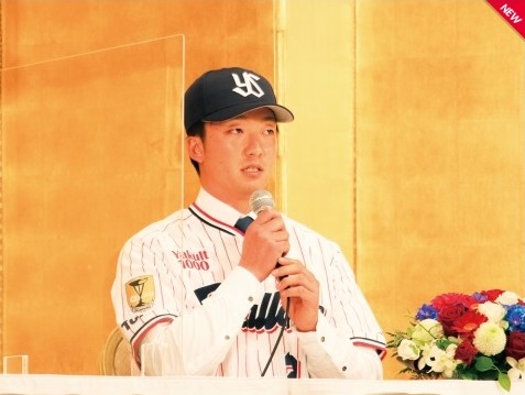 新入団選手会見吉村